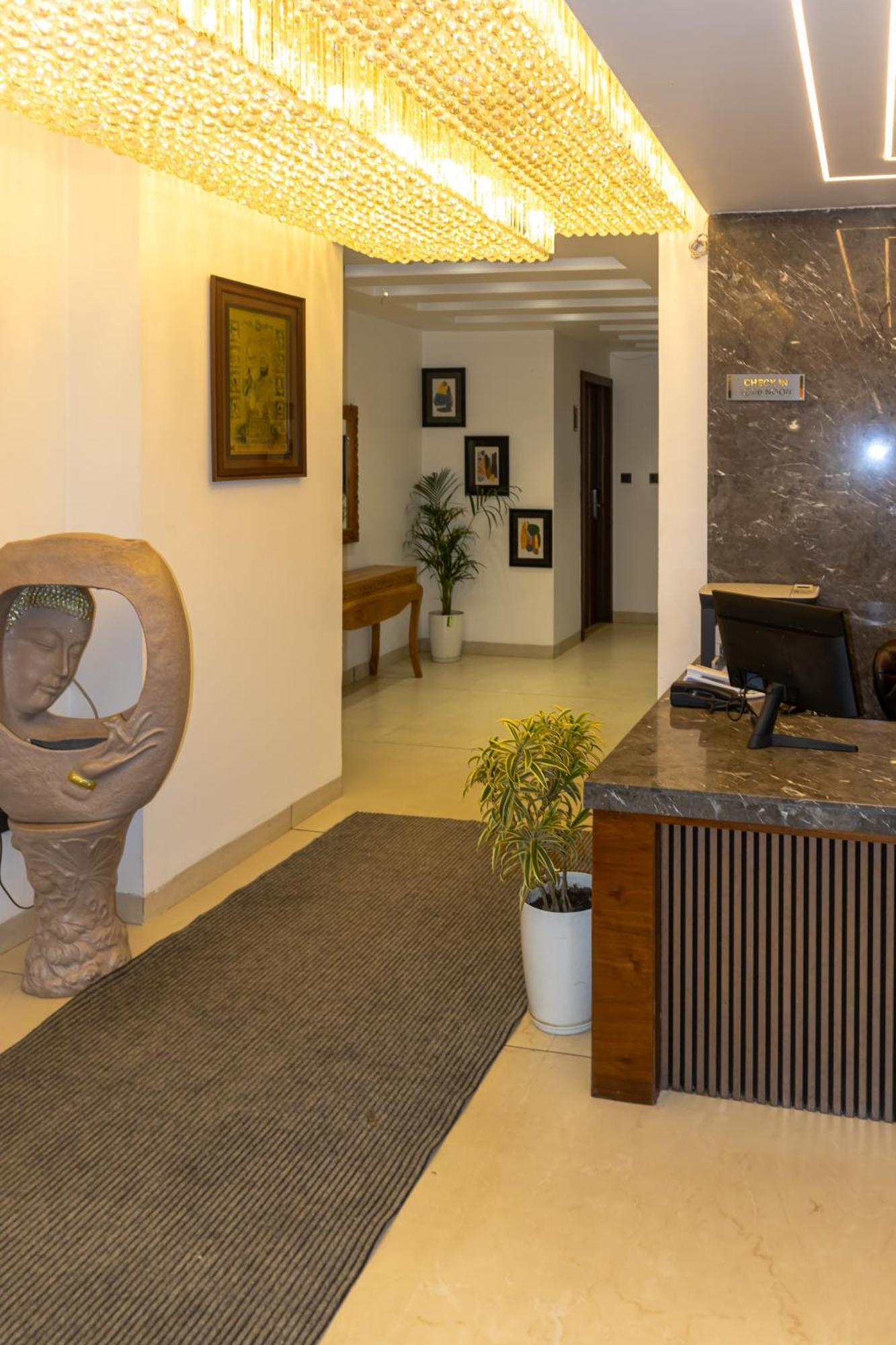 Hotel Divine Peak Pachmarhī Esterno foto